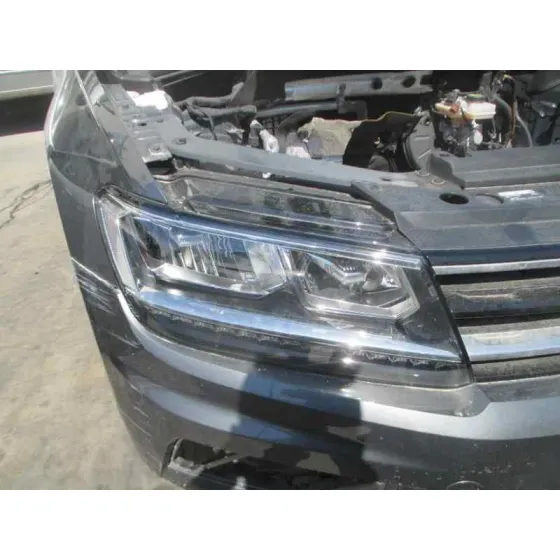 VOLKSWAGEN TIGUAN '2017 ADVANCE BMT GRIS METALIZADO