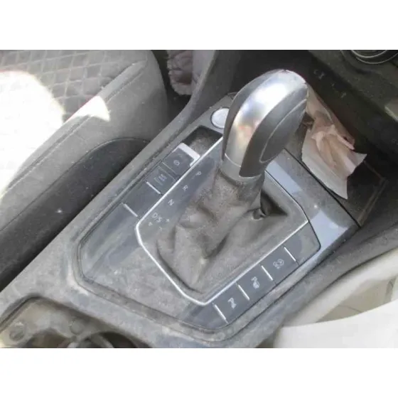 VOLKSWAGEN TIGUAN '2017 ADVANCE BMT GRIS METALIZADO
