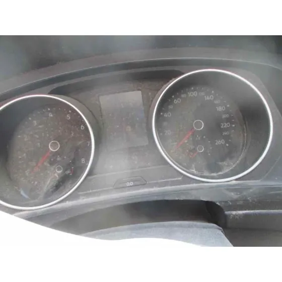 VOLKSWAGEN TIGUAN '2017 ADVANCE BMT GRIS METALIZADO