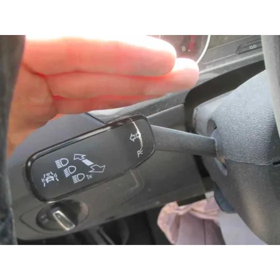VOLKSWAGEN TIGUAN '2017 ADVANCE BMT GRIS METALIZADO
