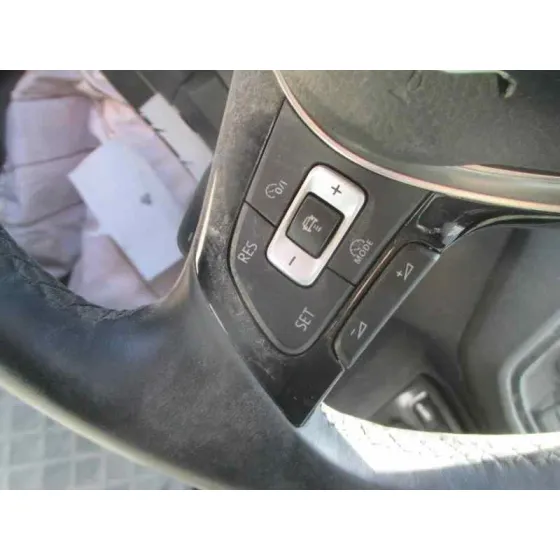 VOLKSWAGEN TIGUAN '2017 ADVANCE BMT GRIS METALIZADO