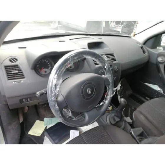 RENAULT MEGANE II FAMILIAR '2004 AUTHENTIQUE BLANCO