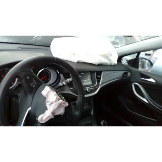 OPEL ASTRA K LIM. 5TÜRIG '2018 1.4 16V SIDI TURBO NEGRO