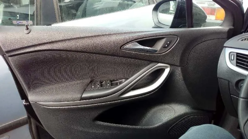 OPEL ASTRA K LIM. 5TÜRIG '2018 1.4 16V SIDI TURBO NEGRO