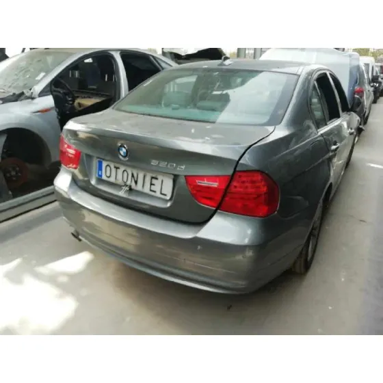 BMW SERIE 3 BERLINA (E90) '2009 320D GRIS