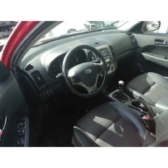 HYUNDAI I30 '2008 CLASSIC ROJO