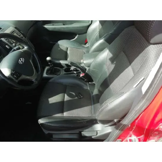 HYUNDAI I30 '2008 CLASSIC ROJO