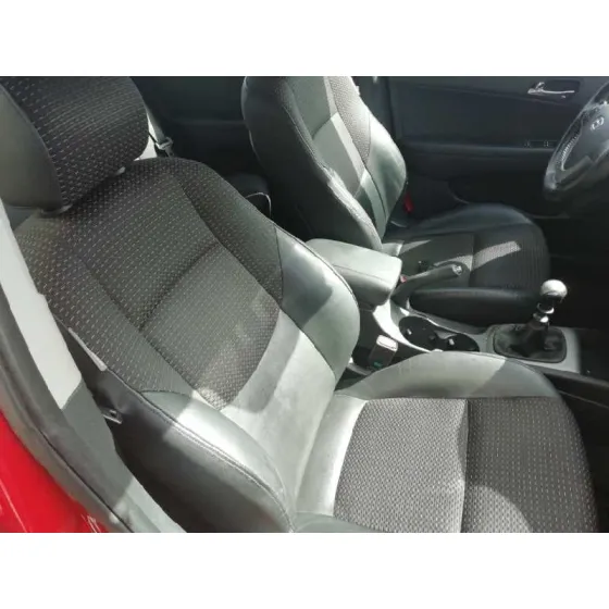 HYUNDAI I30 '2008 CLASSIC ROJO