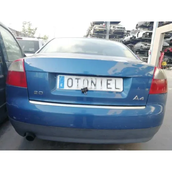 AUDI A4 BERLINA (8E) '2003 2.0 AZUL