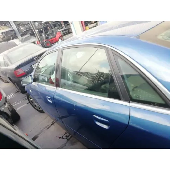AUDI A4 BERLINA (8E) '2003 2.0 AZUL