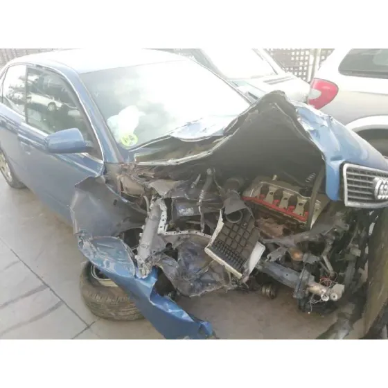 AUDI A4 BERLINA (8E) '2003 2.0 AZUL