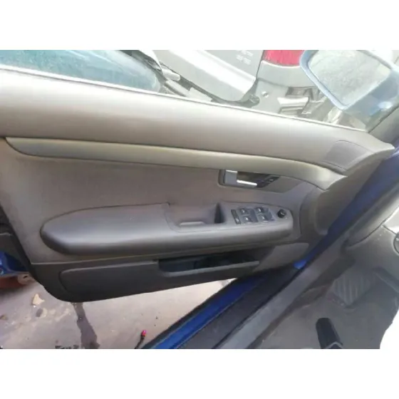 AUDI A4 BERLINA (8E) '2003 2.0 AZUL