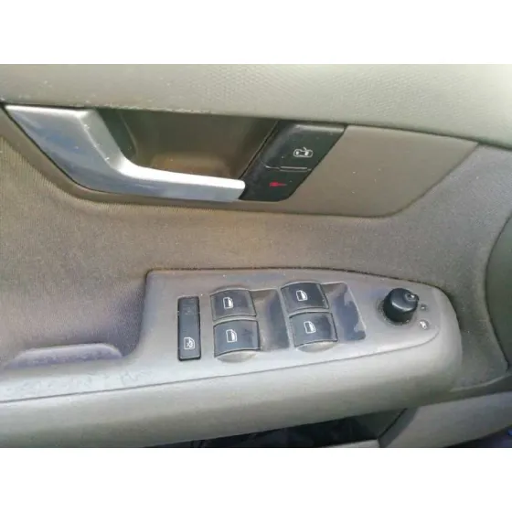 AUDI A4 BERLINA (8E) '2003 2.0 AZUL