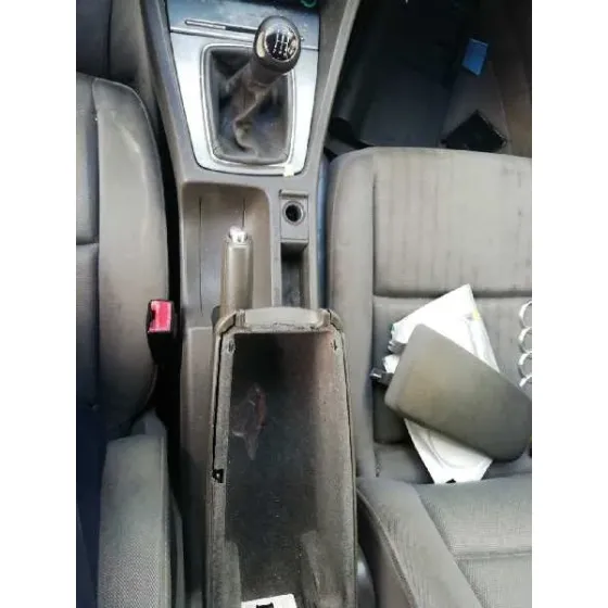 AUDI A4 BERLINA (8E) '2003 2.0 AZUL