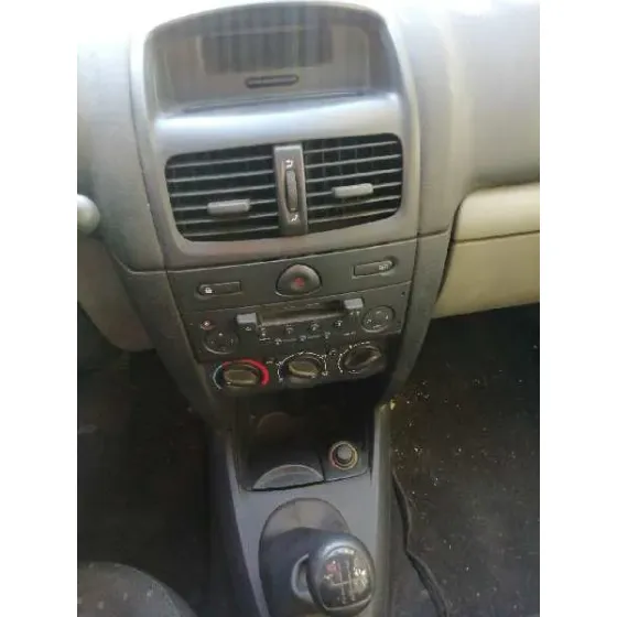 RENAULT CLIO II FASE II (B/CB0) '2002 AUTHENTIQUE AZUL