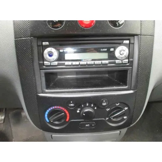 DAEWOO KALOS '2004 1.2 SE PLATA