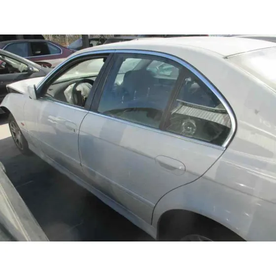 BMW SERIE 5 BERLINA (E39) '2001 2.5 24V TURBODIESEL CAT BLANCO