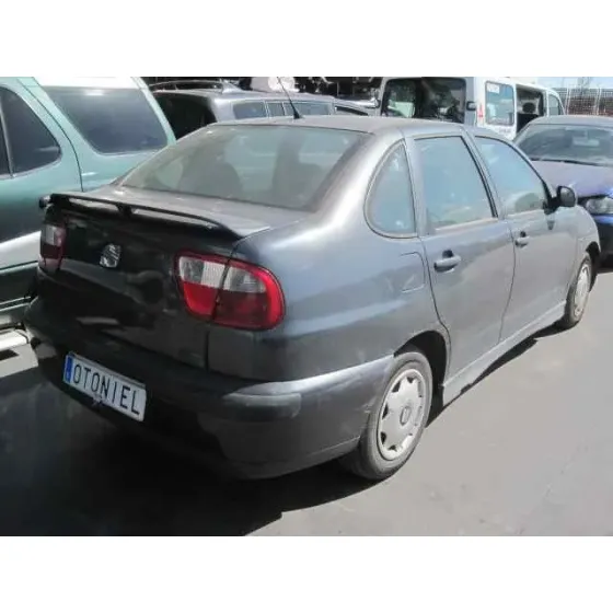 SEAT CORDOBA BERLINA (6K2) '2001 STELLA GRIS CENIZA