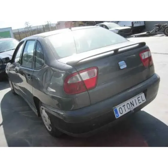 SEAT CORDOBA BERLINA (6K2) '2001 STELLA GRIS CENIZA