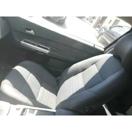 VOLVO C30 '2010 1.6 D NEGRO