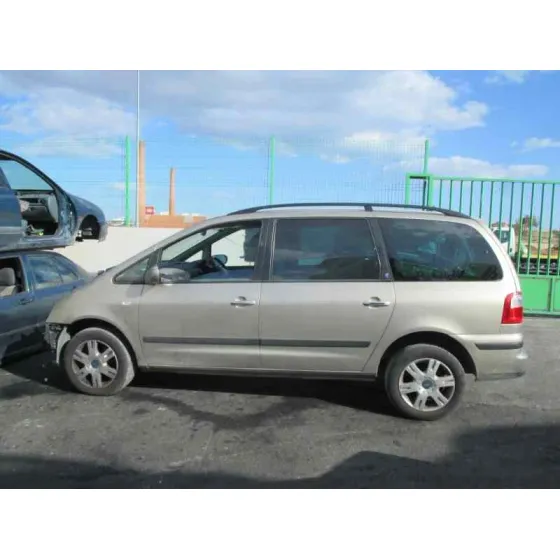 FORD GALAXY (VY) '2005 GHIA DORADO