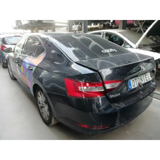 SKODA SUPERB (3V3) '2018 ACTIVE NEGRO