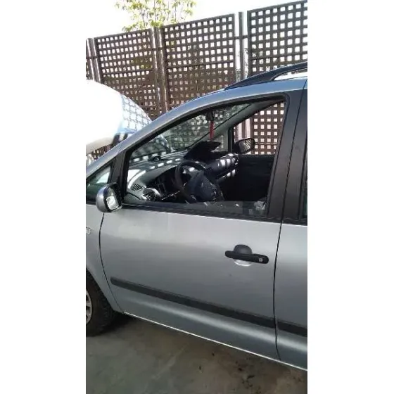 FORD GALAXY (VY) '2004 AMBIENTE GRIS AZULON
