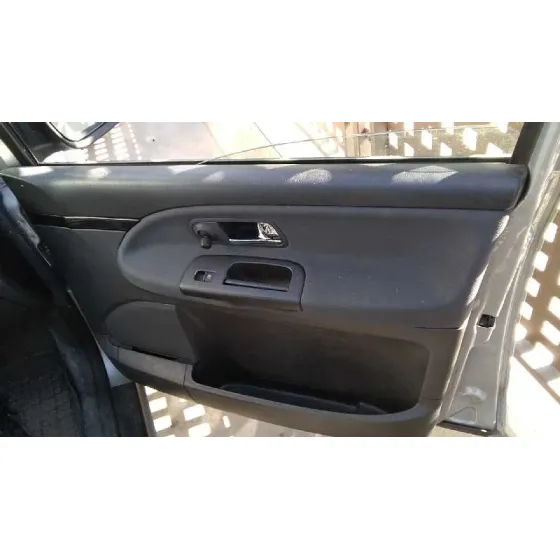 FORD GALAXY (VY) '2004 AMBIENTE GRIS AZULON