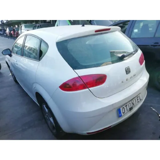 SEAT LEON (1P1) '2010 REFERENCE BLANCO