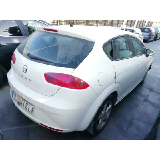 SEAT LEON (1P1) '2010 REFERENCE BLANCO