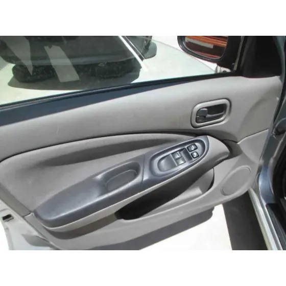 NISSAN ALMERA (N16/E) '2001 2.2 16V TURBODIESEL CAT GRIS