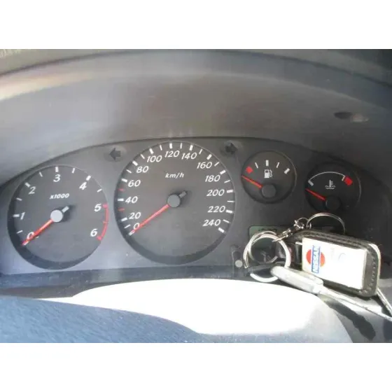 NISSAN ALMERA (N16/E) '2001 2.2 16V TURBODIESEL CAT GRIS