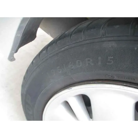 NISSAN ALMERA (N16/E) '2001 2.2 16V TURBODIESEL CAT GRIS