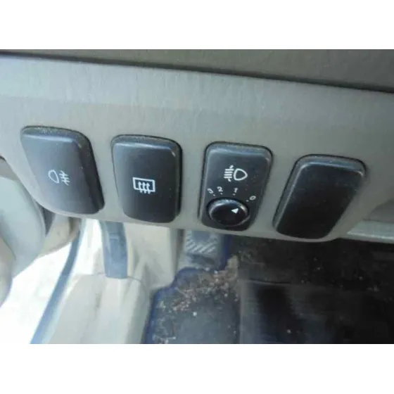 KIA CARENS '2000 1.8 LS MONOVOLUMEN GRIS