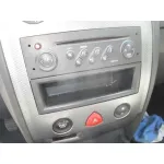 RENAULT MEGANE II BERLINA 3P RENAULT MEGANE II BERLINA 3P '2004 CONFORT AUTHENTIQUE NEGRO 2002
