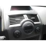RENAULT MEGANE II BERLINA 3P RENAULT MEGANE II BERLINA 3P '2004 CONFORT AUTHENTIQUE NEGRO 2002