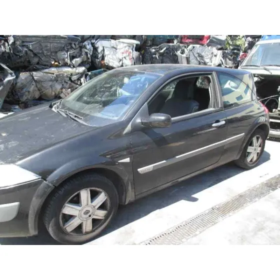 RENAULT MEGANE II BERLINA 3P '2004 CONFORT AUTHENTIQUE NEGRO