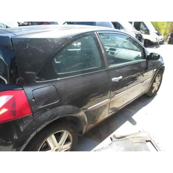 RENAULT MEGANE II BERLINA 3P '2004 CONFORT AUTHENTIQUE NEGRO