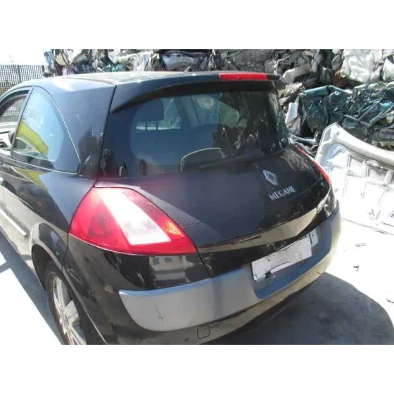 RENAULT MEGANE II BERLINA 3P '2004 CONFORT AUTHENTIQUE NEGRO