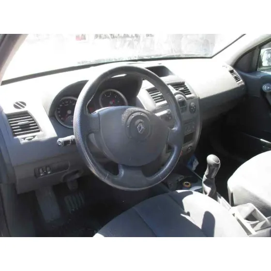 RENAULT MEGANE II BERLINA 3P '2004 CONFORT AUTHENTIQUE NEGRO