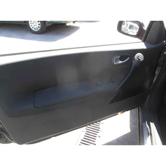 RENAULT MEGANE II BERLINA 3P '2004 CONFORT AUTHENTIQUE NEGRO