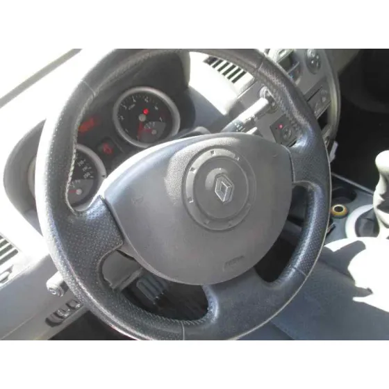 RENAULT MEGANE II BERLINA 3P '2004 CONFORT AUTHENTIQUE NEGRO