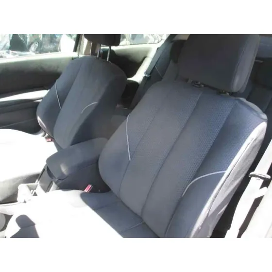 RENAULT MEGANE II BERLINA 3P '2004 CONFORT AUTHENTIQUE NEGRO