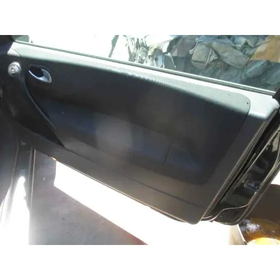 RENAULT MEGANE II BERLINA 3P '2004 CONFORT AUTHENTIQUE NEGRO