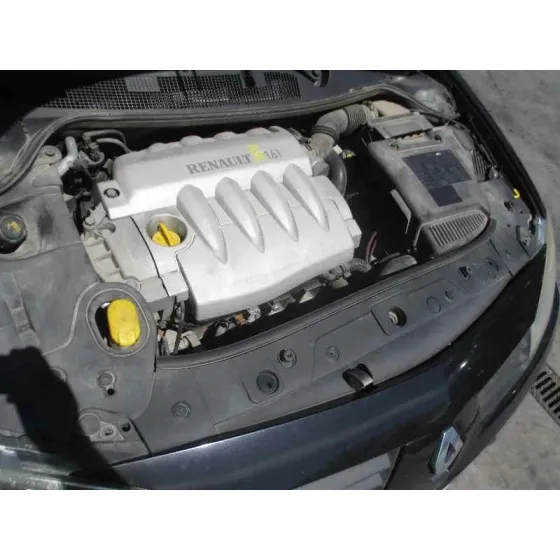 RENAULT MEGANE II BERLINA 3P '2004 CONFORT AUTHENTIQUE NEGRO