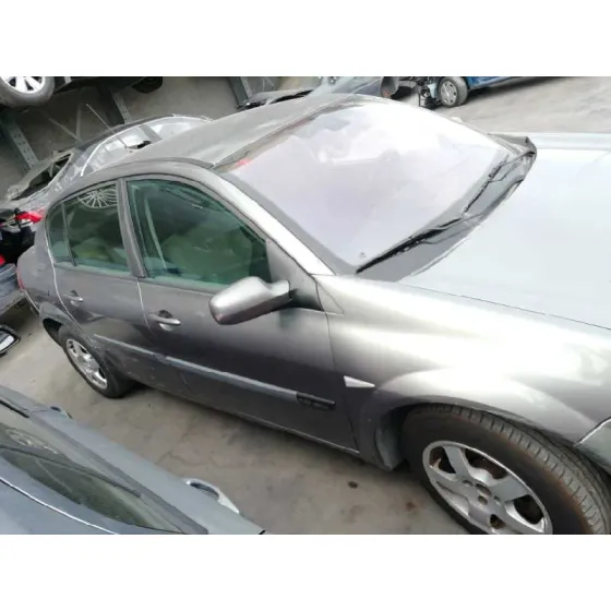 RENAULT MEGANE II CLASSIC BERLINA '2004 1.9 DCI DIESEL GRIS