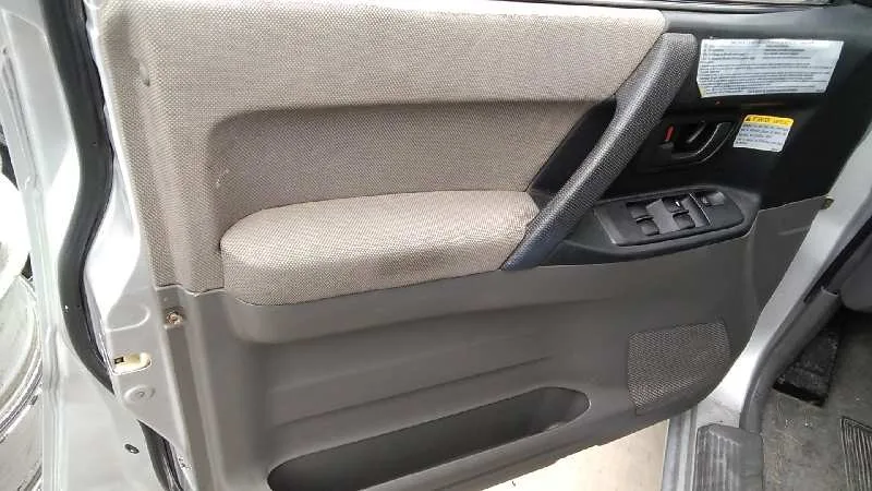 MITSUBISHI MONTERO (V60/V70) '2001 3.2 DI-D AVANCE (5-PTAS.) GRIS PLATA