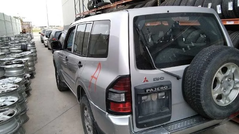 MITSUBISHI MONTERO (V60/V70) '2001 3.2 DI-D AVANCE (5-PTAS.) GRIS PLATA