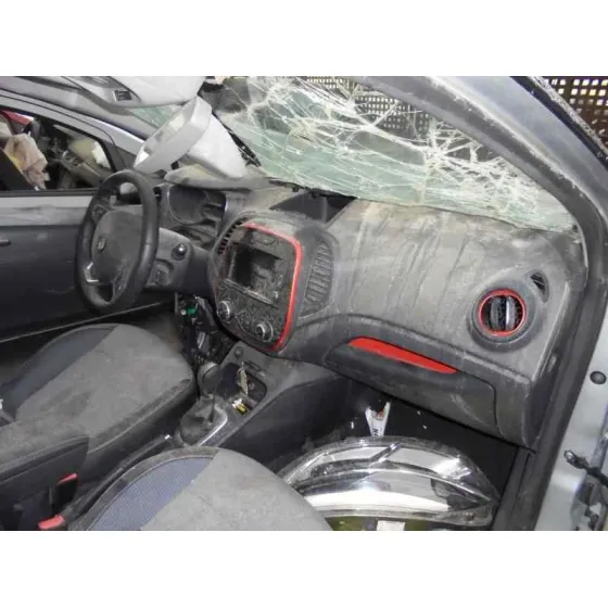 RENAULT CAPTUR '2017 LUXE GRIS PLATA