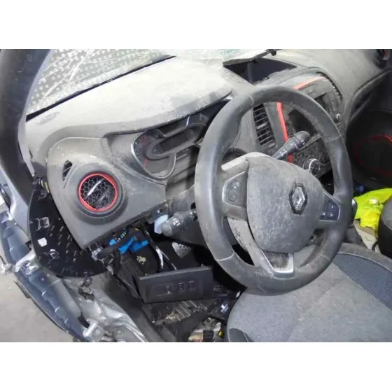 RENAULT CAPTUR '2017 LUXE GRIS PLATA